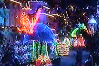 1999 WALT DISNEY WORLD VERY MERRY CHRISTMAS PARADE (ABC 12/25/99) - Image 10