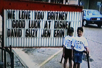 BRITNEY SPEARS "STAR BABY" SCRAPBOOK (1999) - Image 6