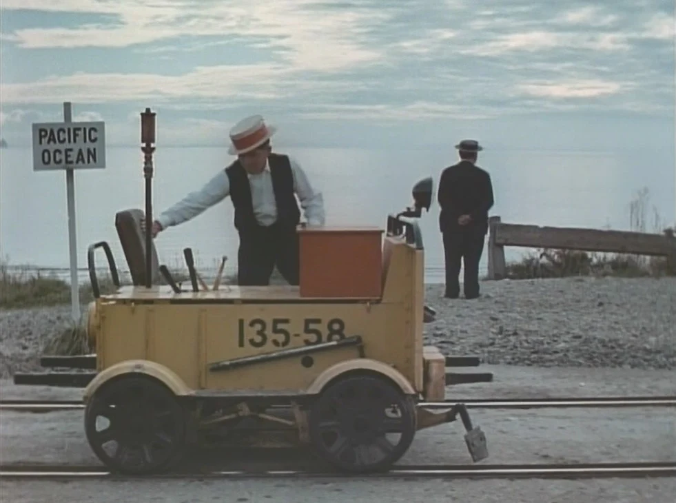 BUSTER KEATON RIDES AGAIN / THE RAILRODDER (1965) - Image 13