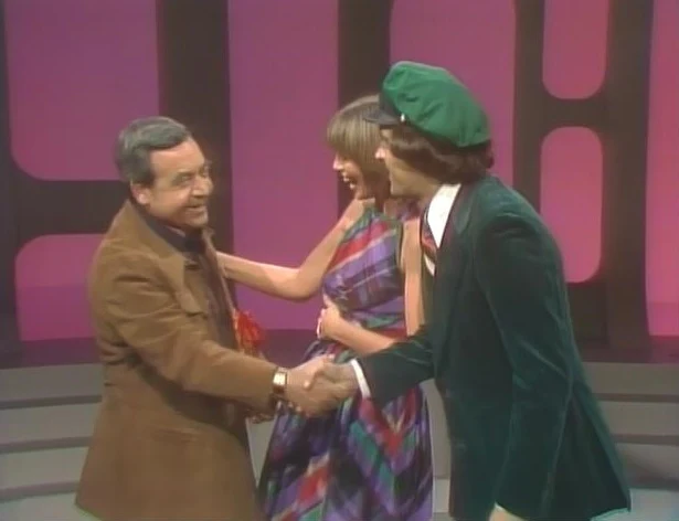 CAPTAIN & TENNILLE - THE CHRISTMAS SHOW (ABC 12/20/76) Toni Tennille, Daryl Dragon, Don Knotts, Tom Bosley, Pointer Sisters - Image 3