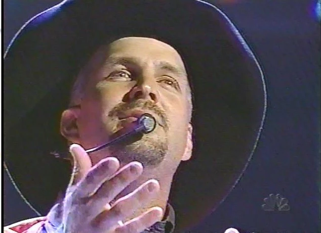 GARTH BROOKS DOUBLE LIVE (NBC 11/18/98 - WEST COAST VERSION) - Image 10