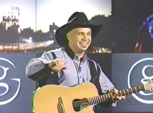 GARTH BROOKS DOUBLE LIVE (NBC 11/18/98 - WEST COAST VERSION) - Image 6