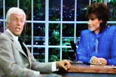 LATE SHOW STARRING JOAN RIVERS - EPISODE 131 (FOX 4/23/87) Guest host: Michele Lee, Dick Van Dyke, Bob Dubac, Colleen McCullough - Image 6
