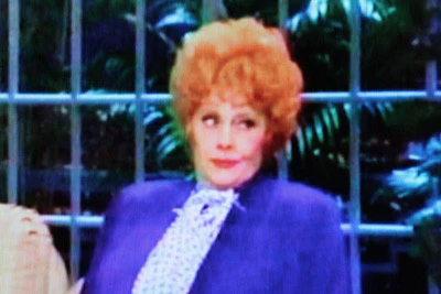 LATE SHOW STARRING JOAN RIVERS - EPISODE 16 (FOX 11/11/86) First Lady Nancy Reagan, Lucille Ball, Michele Lee - Image 4