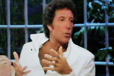 LATE SHOW STARRING JOAN RIVERS - EPISODE 24 (FOX 11/11/86) Tom Jones, Michele Lee, Klaus Maria Brandauer, Eleanor Smeal - Image 4