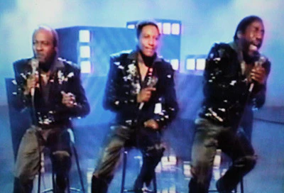 LATE SHOW, THE (FOX 9/1/87) Guest host: Jonathon Brandmeier, The O'Jays, Herve Villechaize, Kelly McDonald, Little Rockin' Ricky Roco - Image 11