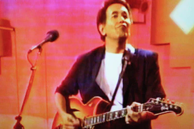 LATE SHOW, THE (FOX 9/3/87) Guest host: Jonathon Brandmeier, Robin Greer , Dave Alvin and the Allnighters, Trini Lopez, Steve Pearl, Lorenzo Lamas, David Jolliffe - Image 9