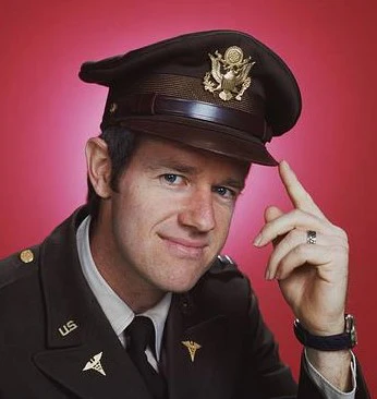 M*A*S*H - THE COMPLETE SERIES (CBS 1972-83) Alan Alda, Wayne Rogers, McLean Stevenson, Loretta Switt, Larry Linville, Gary Burghoff, Mike Farrell, Harry Morgan, Jamie Farr, Williams Christopher, David Ogden Stiers - Image 18