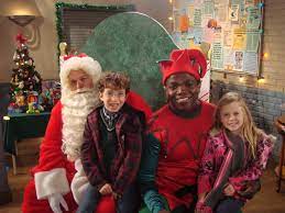 MIKE & MOLLY: THE CHRISTMAS EPISODES (CBS 2010-2016) Melissa McCarthy, Billy Gardell, Swoosie Kurtz, Reno Wilson, Katy Mixon, Rondi Reed, Louis Mustillo, Nyambi Nyambi - Image 4