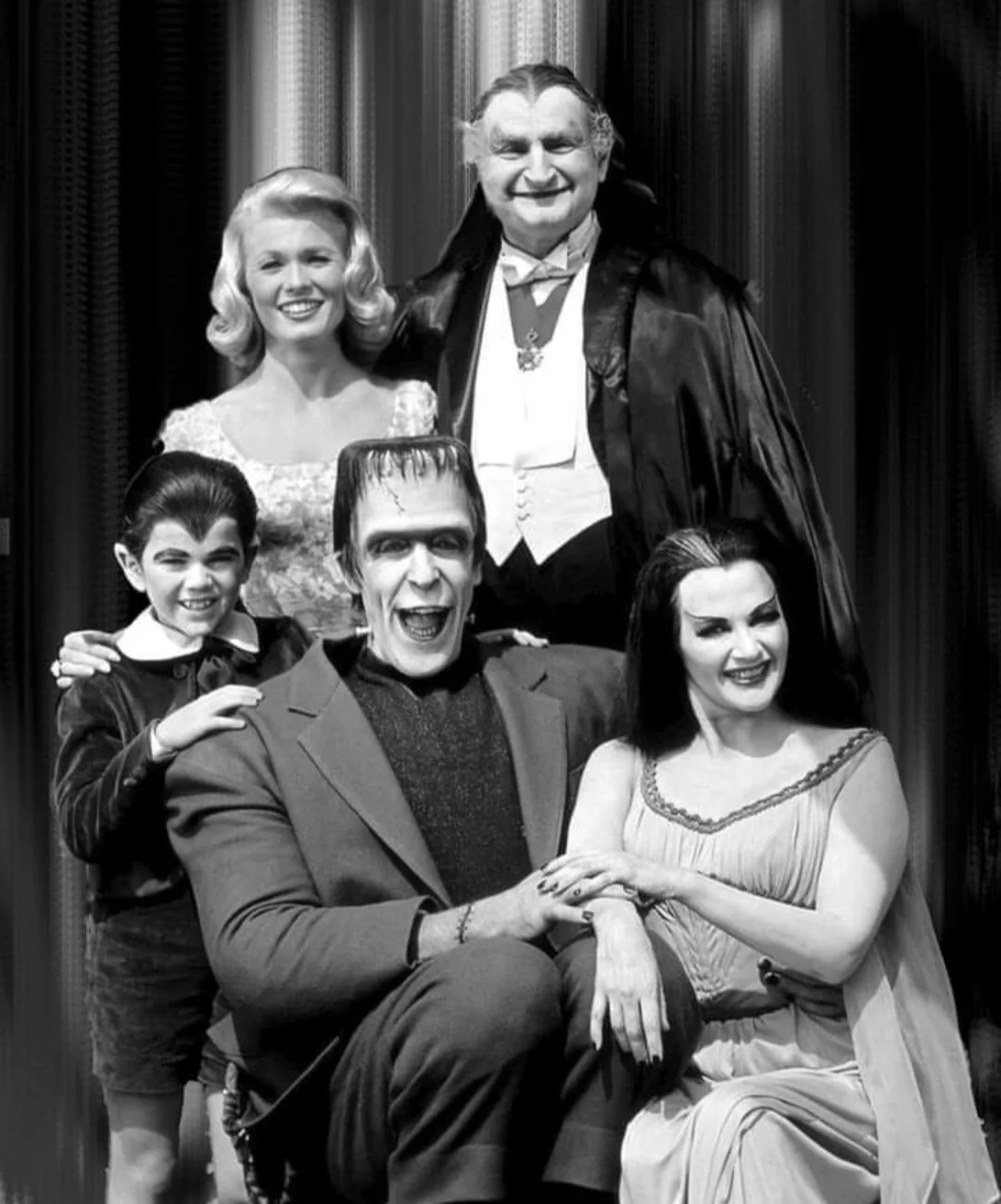 MUNSTERS, THE – THE COMPLETE SERIES (CBS 1964-1966) Fred Gwynne, Yvonne De Carlo), Al Lewis, Butch Patrick, Beverley Owen, Pat Priest, Spot - Image 10