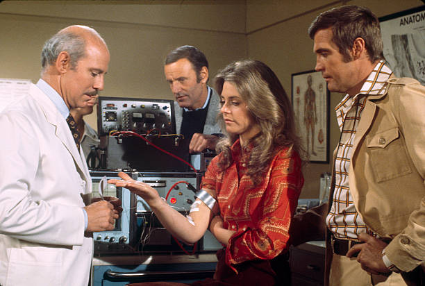 SIX MILLION DOLLAR MAN, THE - THE COMPLETE SERIES + BONUS DISCS (ABC 1973-1978) RETAIL QUALITY!!! Lee Majors, Richard Anderson, Lindsay Wagner, Martin E. Brooks, Jennifer Darling - Image 6