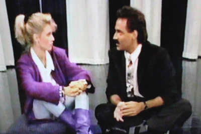 LATE SHOW, THE (FOX 9/2/87) Guest Host: Jonathon Brandmeier, Michael Talbott, Nicolette Sheridan, The Yellowjackets, Joel Brandon - Image 10