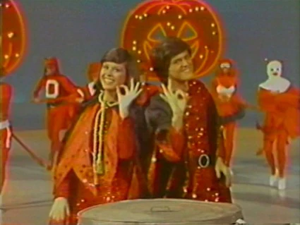 PAUL LYNDE HALLOWEEN SPECIAL, THE (ABC 10/29/76) EXCELLENT QUALITY!!! Paul Lynde, KISS, Margaret Hamilton, Billie Hayes, Betty White, Florence Henderson, Roz Kelly, Billy Barty, Donny Osmond, Marie Osmond - Image 5