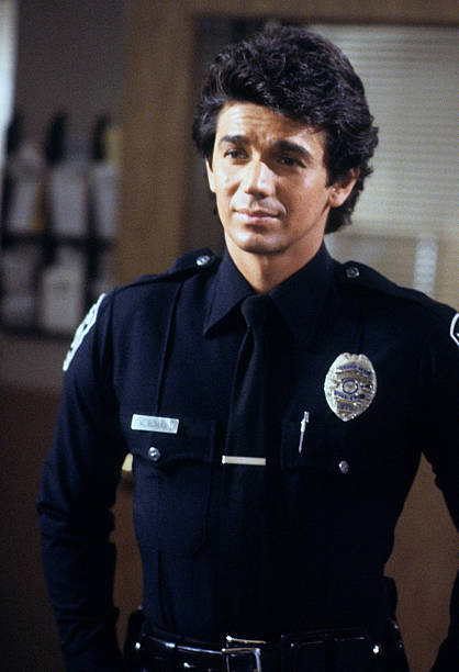 T.J. HOOKER - THE COMPLETE SERIES (ABC 1982-85 – CBS 1985-86) EXCELLENT QUALITY!!! William Shatner, Adrian Zmed, Heather Locklear, James Darren, Lee Bryant, Richard Herd, Thomas Jefferson - Image 8