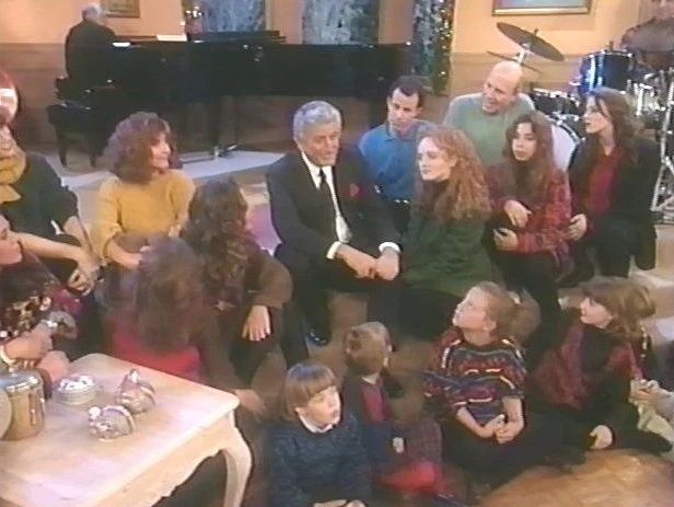 TONY BENNETT - A FAMILY CHRISTMAS - Image 8